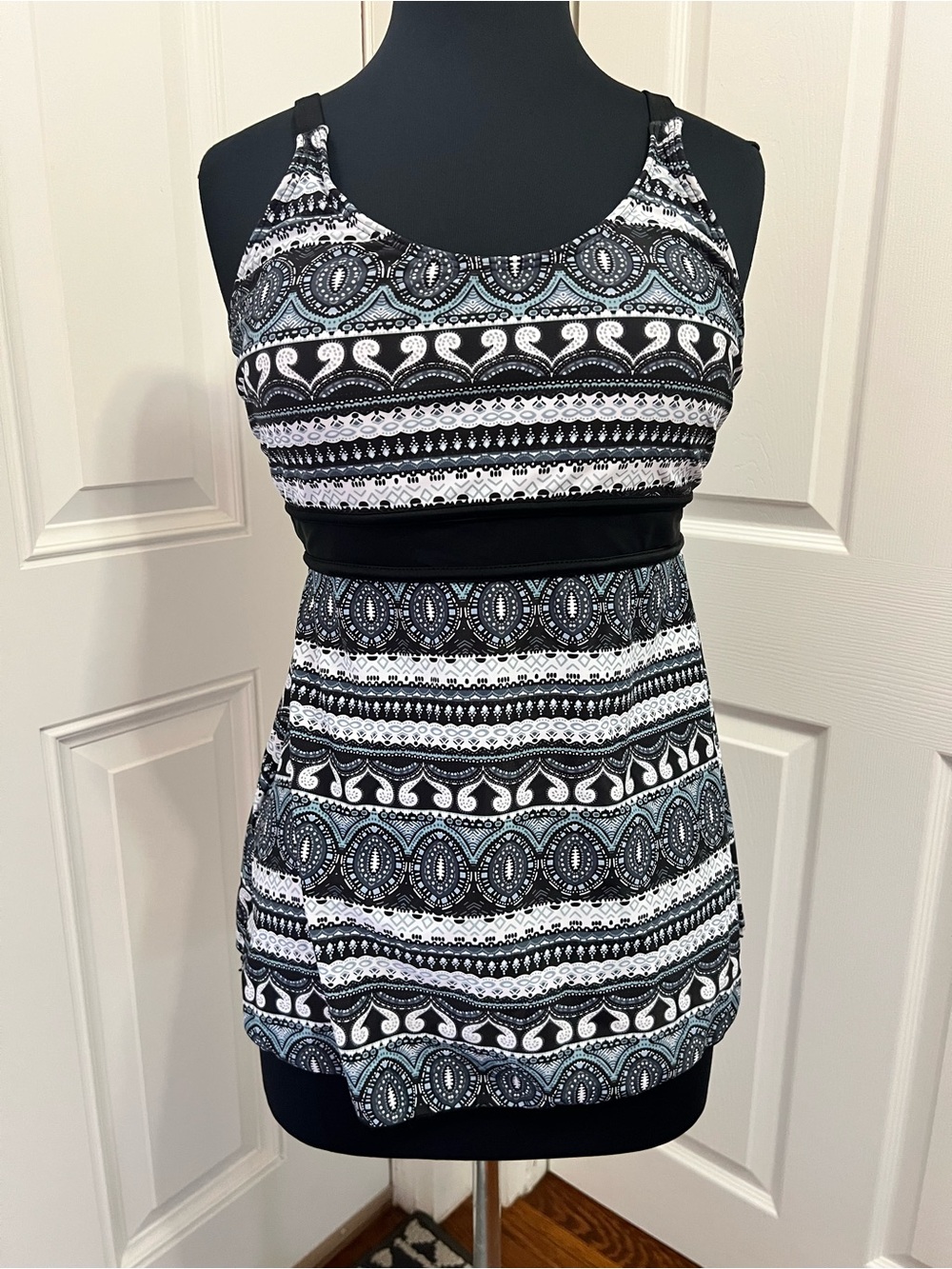 Zando Black & White Patterned Tankini Swim Top